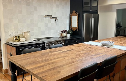 Sabino Vista Hills Maison | Newly Renovated, Foothills/Sabino area ranch style home with private hot tub.