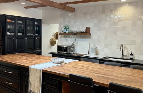 Sabino Vista Hills Maison | Newly Renovated, Foothills/Sabino area ranch style home with private hot tub.
