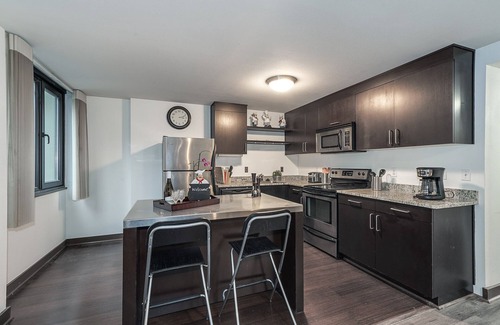 Downtown Portland Copropriété | Newly renovated/furnished 2BR condo near PSU/OHSU