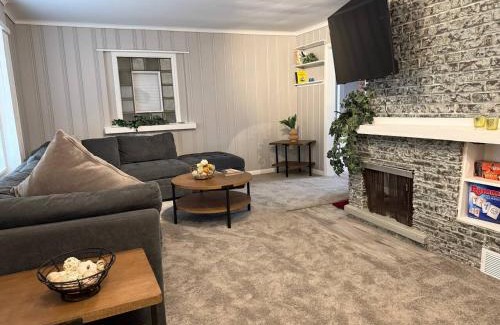 Allen Park Maison | Newly Renovated Gem Fenced Backyard 2 Full Baths