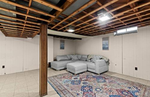 Lincoln Park Maison | Newly Renovated GEM Work Crews Welcome