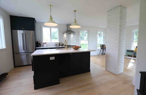 Union Autre | Newly renovated home on historical Waterfront farm