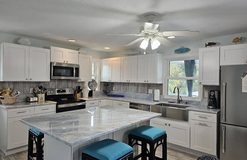 North Captiva Maison | Nouvellement rénové Island Pool Home Août spécial 1500 $ / semaine
