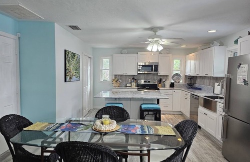 North Captiva Maison | Nouvellement rénové Island Pool Home Août spécial 1500 $ / semaine
