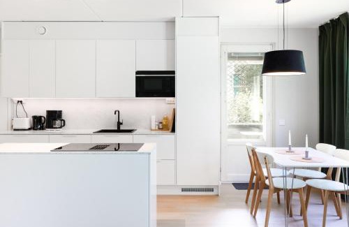 Jyvaskyla Maison | Newly renovated large family apartment, parking, sauna, balcony