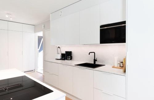 Jyvaskyla Maison | Newly renovated large family apartment, parking, sauna, balcony