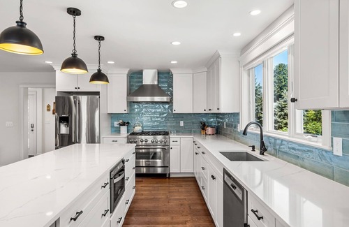 Gloucester Maison | Newly Renovated Luxury 5BR Home + Office, Walk to Beach & Town