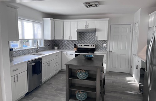 Cutchogue Maison | Newly renovated North Fork beach house! 5 mins from the beach w/ new game room