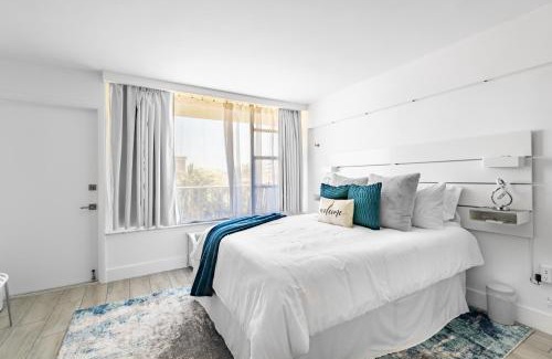 East Daytona Appartement | Newly Renovated Oceanfront Studio w/ Balcony - Daytona Beach