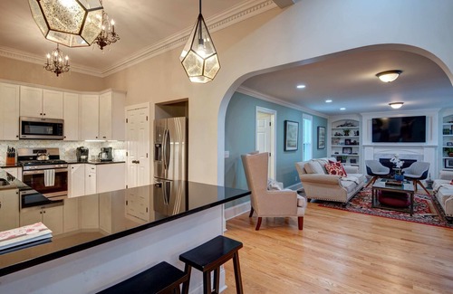 Skaneateles Maison | Newly renovated pet friendly 5-bedroom property! Walk to village!
