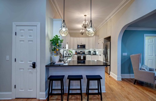 Skaneateles Maison | Newly renovated pet friendly 5-bedroom property! Walk to village!