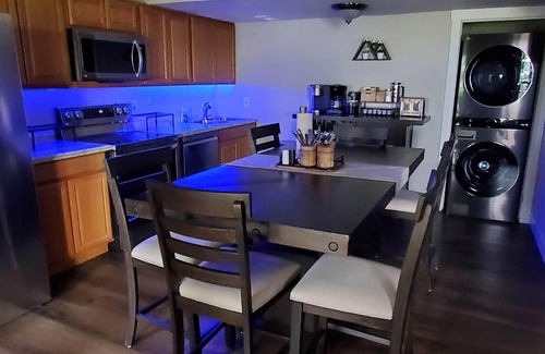 The Meadows Maison | Newly renovated private downstairs cottage