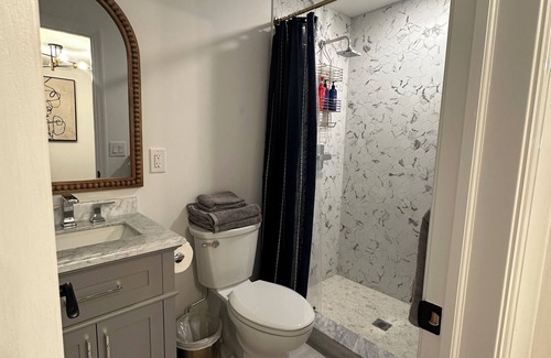 Stony Brook Maison | Newly renovated Private bedroom near Stony Brook University