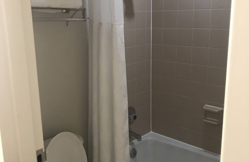 South Bend Hôtel | Newly Renovated Privately owned Hotel Room