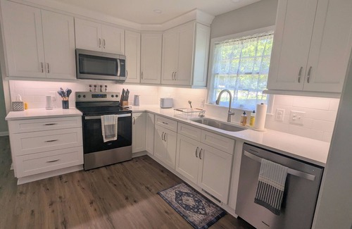 Unionville Maison | Newly renovated ranch on peaceful 1-acre