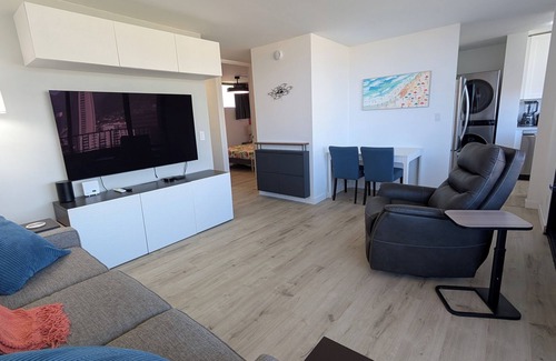Waikiki Appartement | Newly renovated, secure, 2-bedroom apartment in beautiful Waikiki with AC