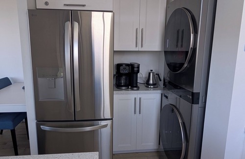 Waikiki Appartement | Newly renovated, secure, 2-bedroom apartment in beautiful Waikiki with AC