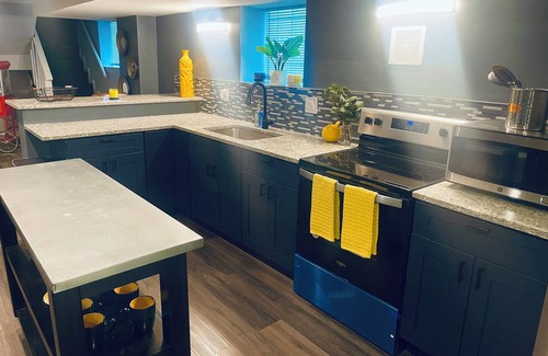 Chatham Appartement | Newly Renovated Southside Gem