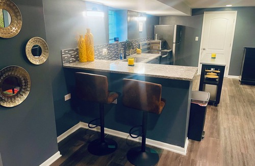 Chatham Appartement | Newly Renovated Southside Gem