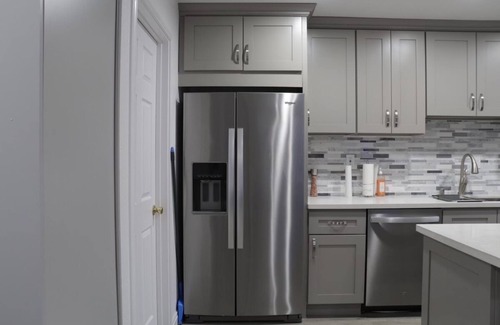 Porter Ranch Maison | Newly Renovated, Spacious Studio Guesthouse