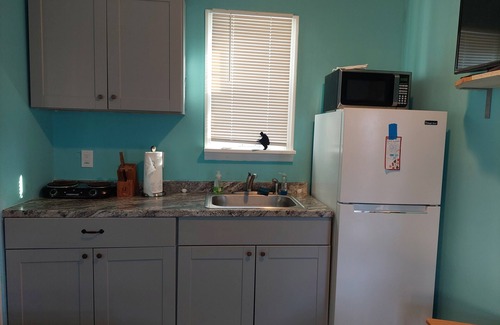 Villas Maison | Newly renovated studio bungalow one blck walking distance from the Delaware Bay