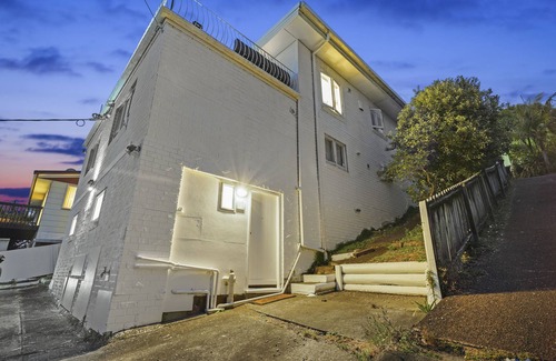 Henderson Appartement | Newly Renovated Studio w Parking-Netflix