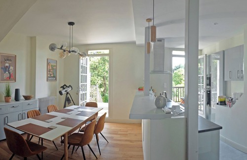 Bergerac Maison | Charmante maison de ville, proche centre avec jardin & piscine. Récemment rénové