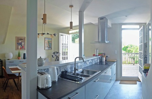 Bergerac Maison | Charmante maison de ville, proche centre avec jardin & piscine. Récemment rénové