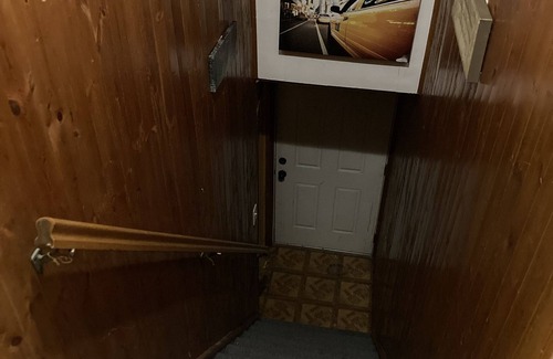 Floral Park Appartement | Newly Renovated Two-Bedroom near UBS ARENA +JFK Airport.