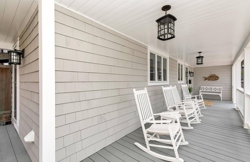 Avon Maison | Upscale Beach House
