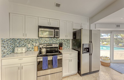 Dolphin Isles Maison | Newly Renovated Beach House w Heated Pool, 4 BR, 3 BA