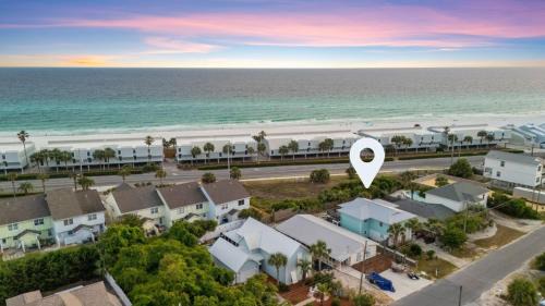 Inlet Beach Heights Maison | Newly Renovated 2-min Walk to the Beach The Coastal Cottage by AvantStay