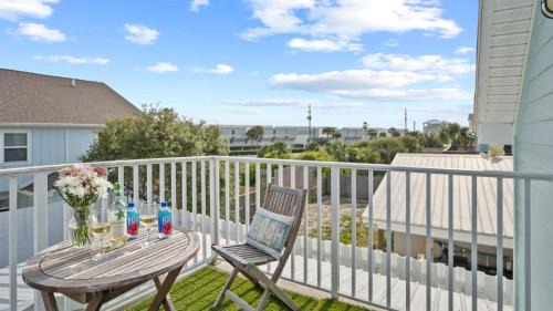 Inlet Beach Heights Maison | Newly Renovated 2-min Walk to the Beach The Coastal Cottage by AvantStay