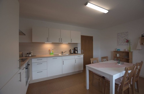 Uettingen Appartement | Bel emplacement, appartement nouvellement meublé sur la Route romantique