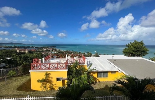 Dickenson Bay Villa | Villa récemment rénovée à quelques minutes à pied de la célèbre plage de Dickenson Bay