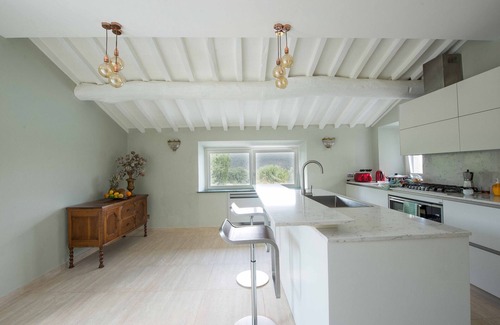 Anghiari Villa | Villa toscane récemment rénovée avec piscine privée et tennis. Vues à couper le souffle.
