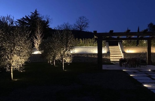 Anghiari Villa | Villa toscane récemment rénovée avec piscine privée et tennis. Vues à couper le souffle.