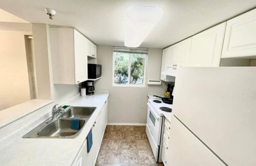 Hope Maison | Newly renovated, walking distance to amenities, close to many outdoor activities