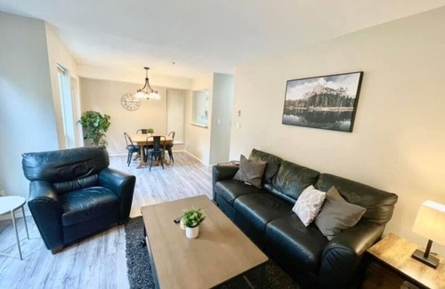 Hope Maison | Newly renovated, walking distance to amenities, close to many outdoor activities