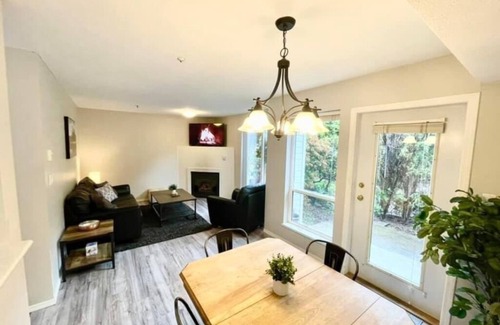 Hope Maison | Newly renovated, walking distance to amenities, close to many outdoor activities