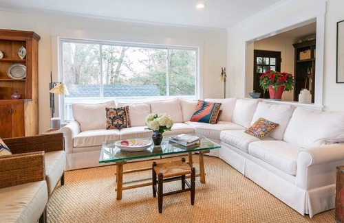 Arden-on-the-Severn Maison | Newly-renovated waterfront home with private pier and all the bells and whistles