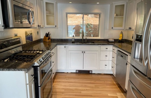 Jefferson Cottage | Newly Renovated Waterfront House on Lake Damariscotta; Only 2 summer weeks left!