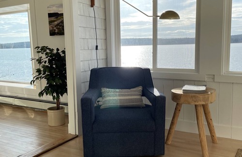 Jefferson Cottage | Newly Renovated Waterfront House on Lake Damariscotta; Only 2 summer weeks left!