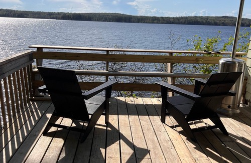 Jefferson Cottage | Newly Renovated Waterfront House on Lake Damariscotta; Only 2 summer weeks left!