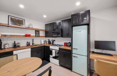 Ann Arbor Maison | Newly Renovated West-Side 1BR/1BA!