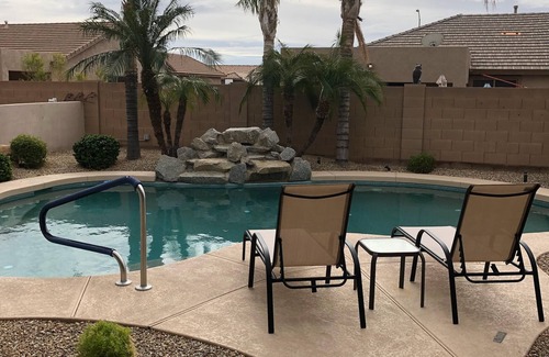 East Mesa Maison | Maison récemment rénovée de 5 chambres avec piscine privée chauffée à Mesa