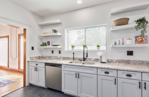 Sam Hughes Maison | Newly updated charming house with resort-style amenities and centrally located!