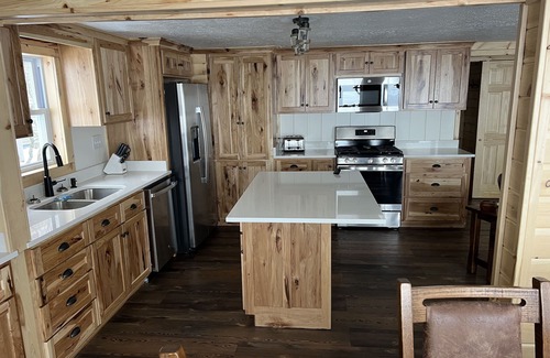Prudenville Maison | Newly updated Lakefront Houghton Lake home - close to popular sandbar.