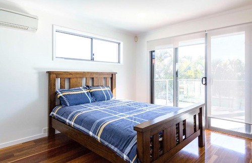 Newport Maison | NewPort Dream Quiet Island - No Party Maximum 9-10 People