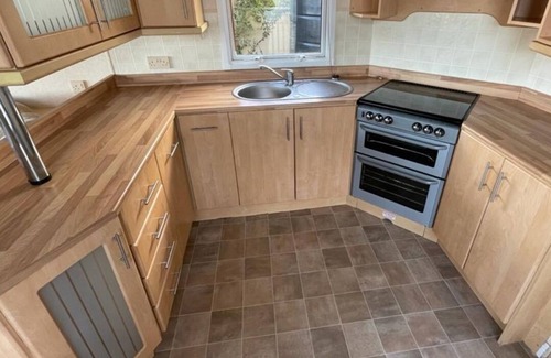 Llanllwchaiarn Cabine | NEWQUAY WALES sleeps 6 people at ocean heights site.with heated pools also bars.